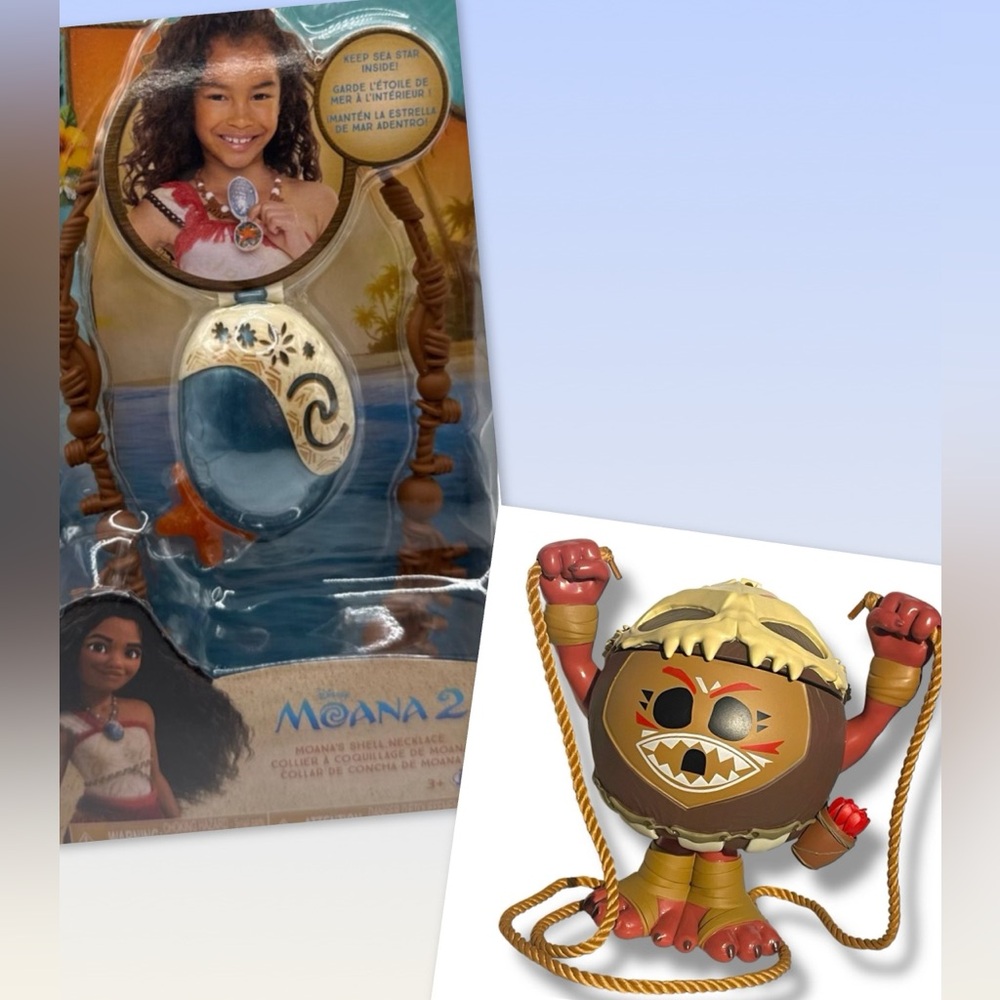 2pieces
1. NWT NIP MOANA 2 light up necklace & 1. NWT NIP Kakamora Coconut.